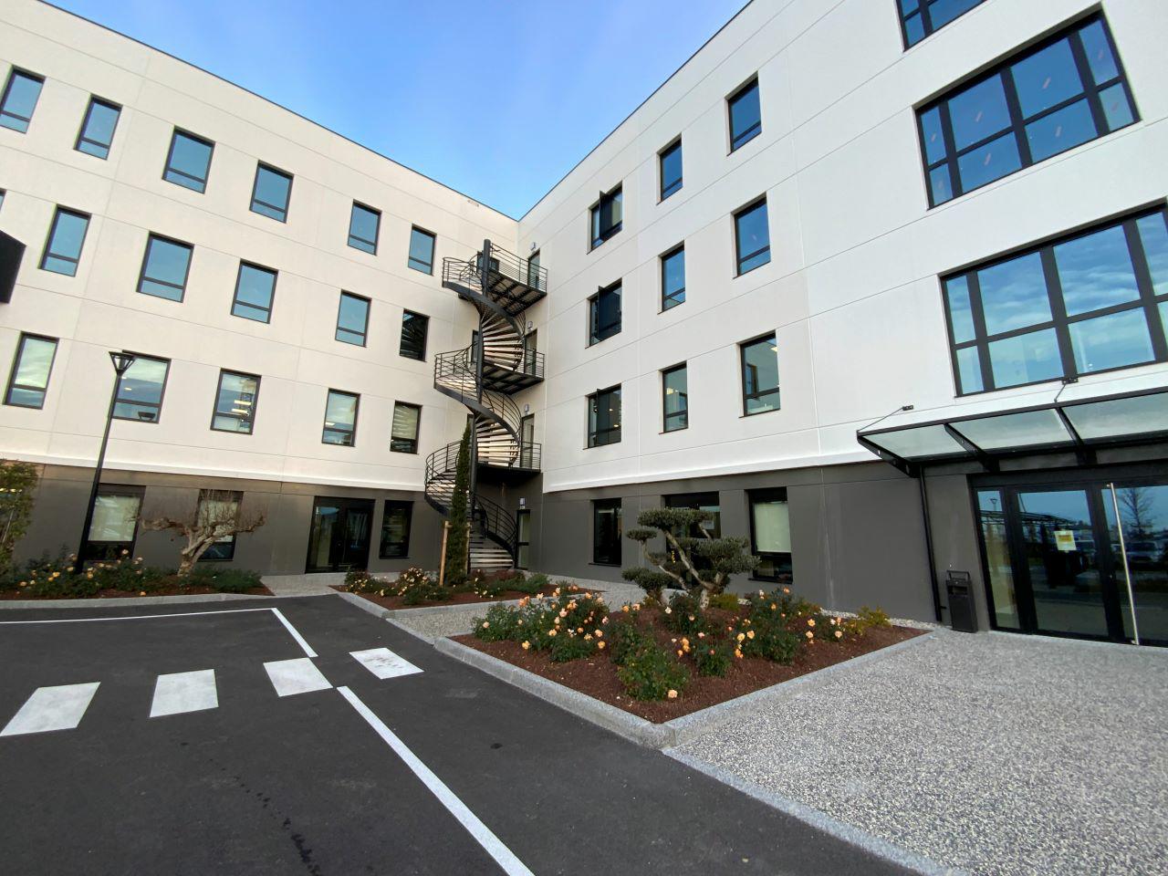 Bureau Genas 792m² Location bureau Genas Rhône OLBUR2110496 1